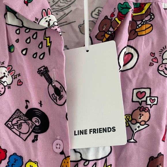 LINE Friends Brown & Friends Allover Print Women’s Tie-Front Top - Picture 5 of 6